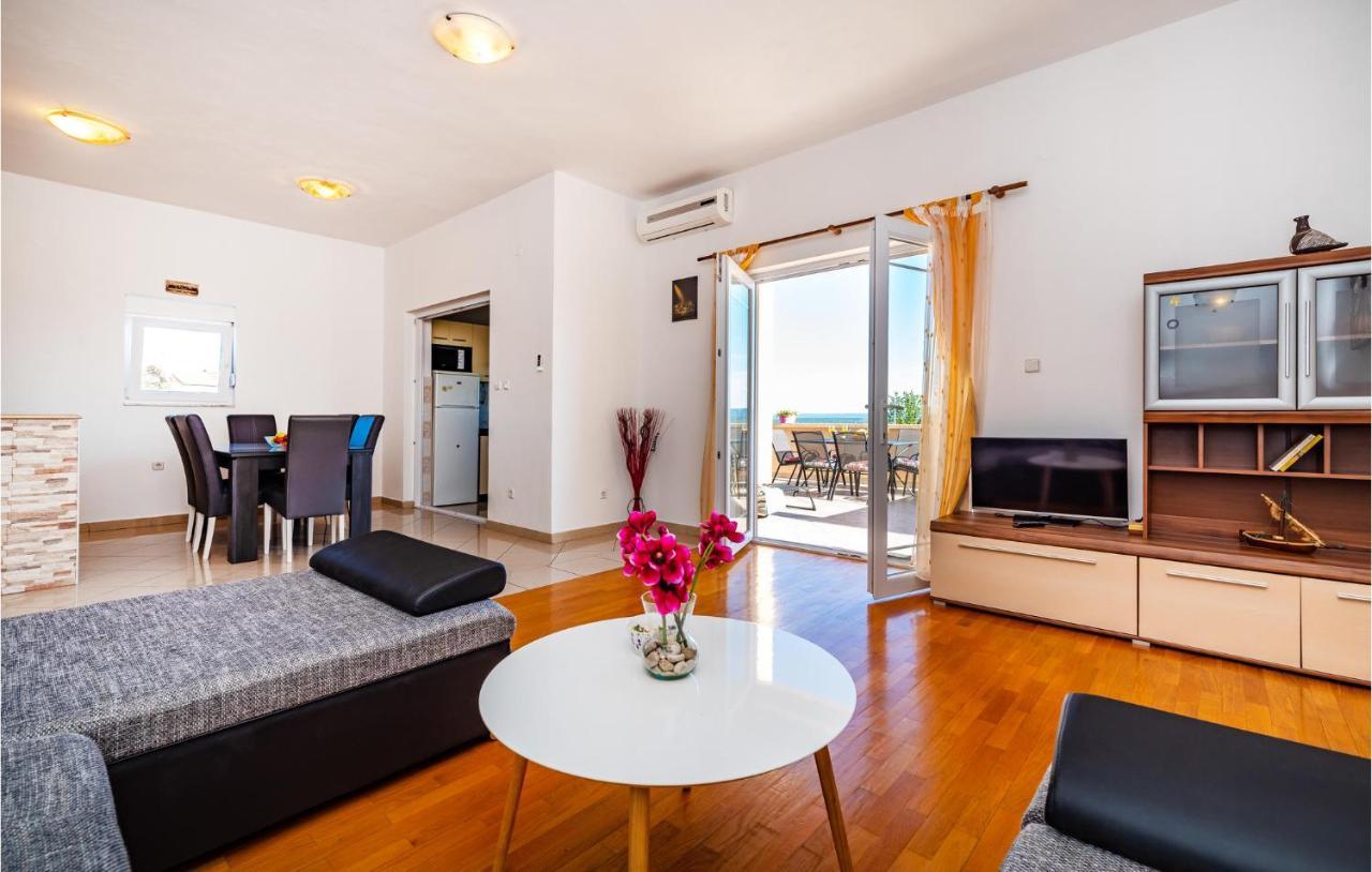 Beautiful Apartment In Maslenica With Kitchen エクステリア 写真