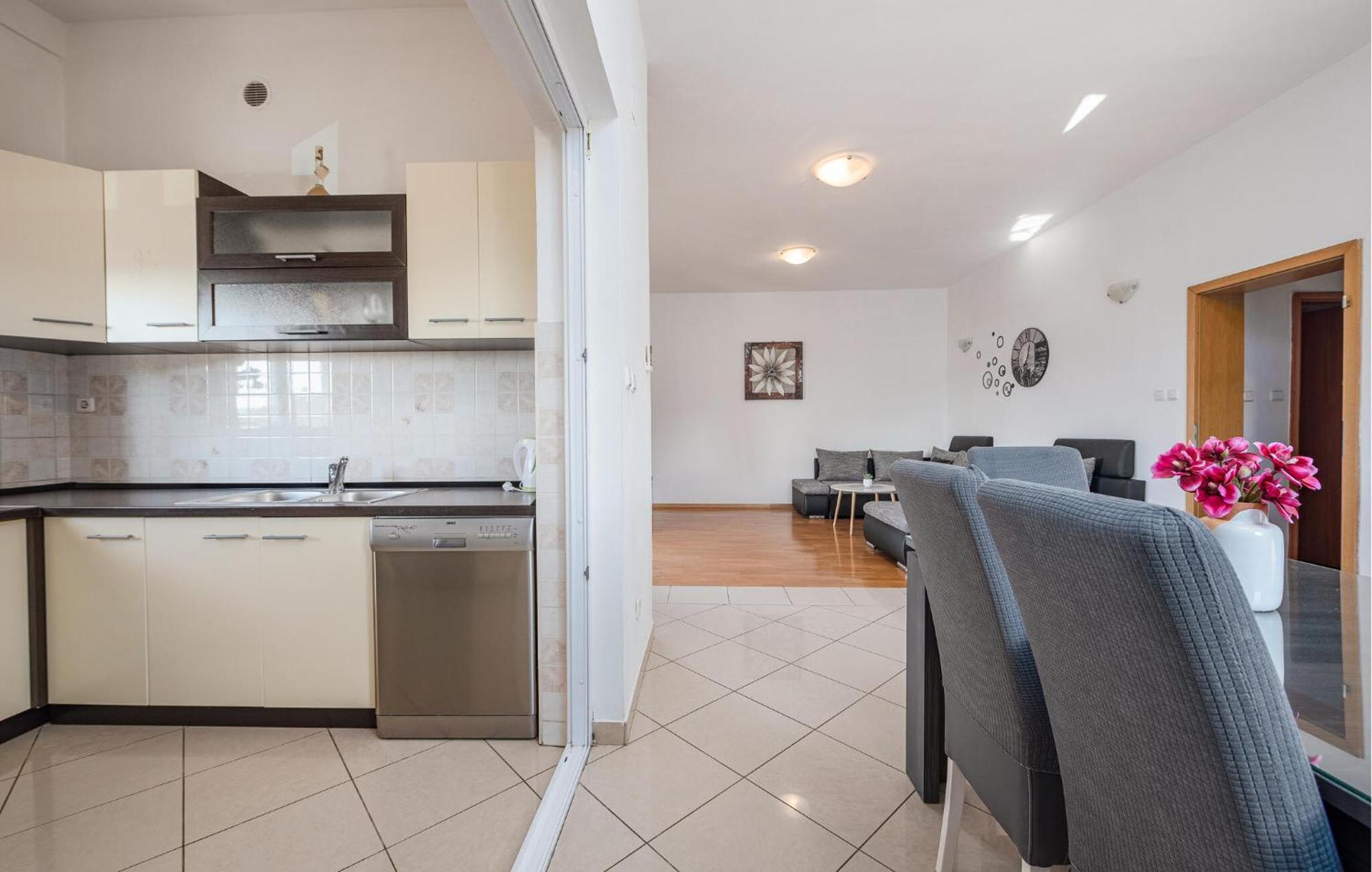 Beautiful Apartment In Maslenica With Kitchen エクステリア 写真