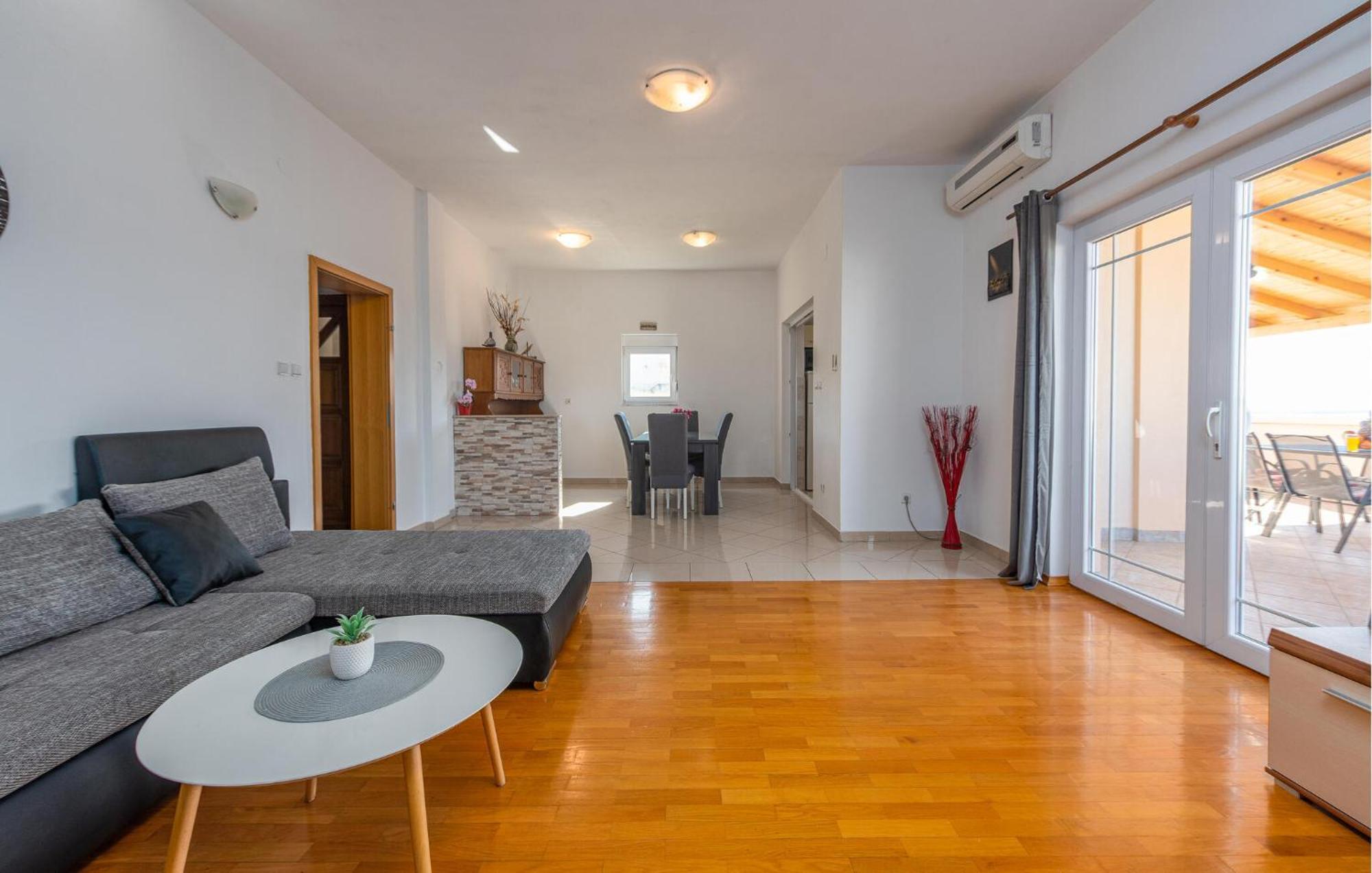 Beautiful Apartment In Maslenica With Kitchen エクステリア 写真
