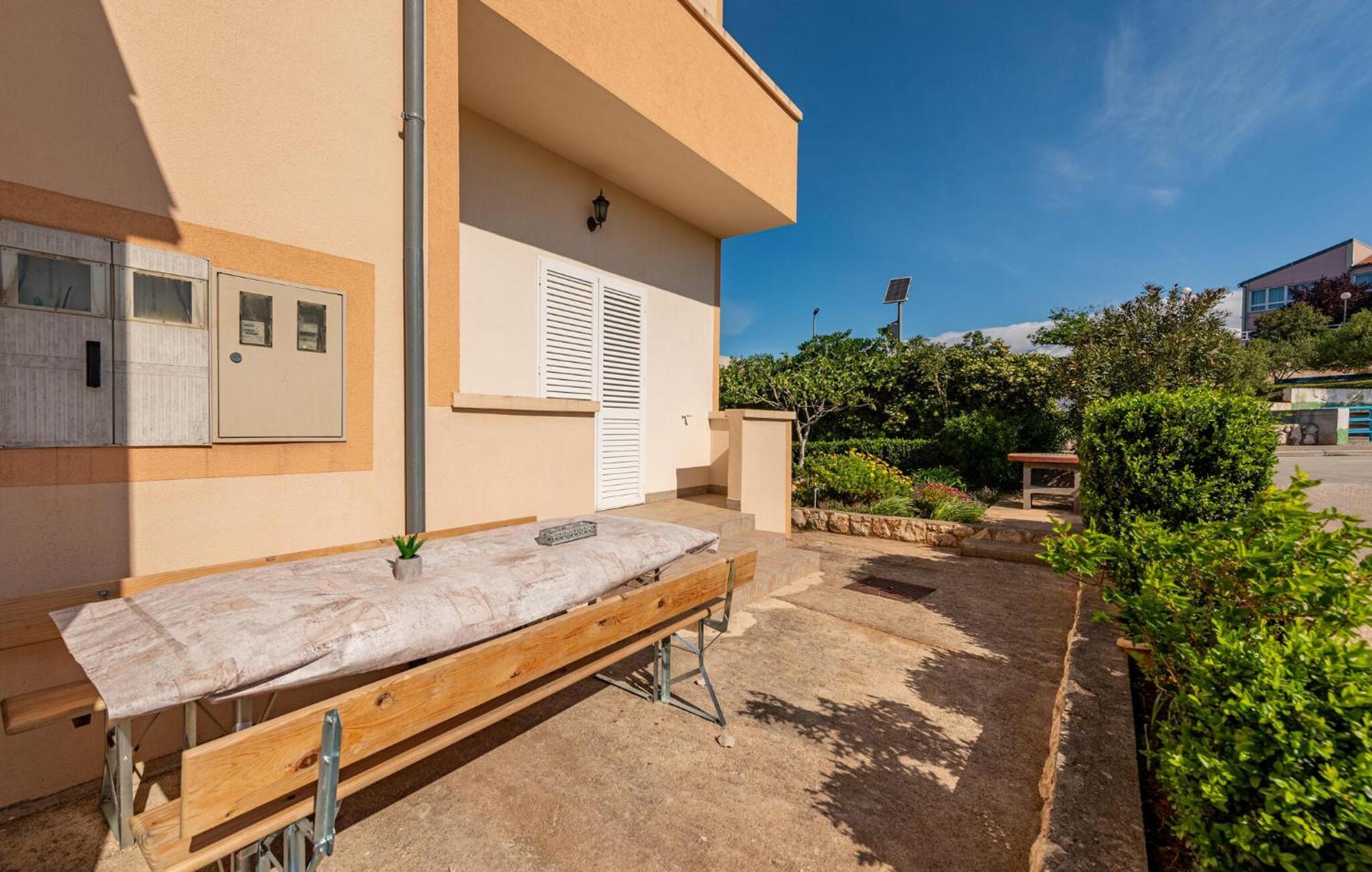 Beautiful Apartment In Maslenica With Kitchen エクステリア 写真